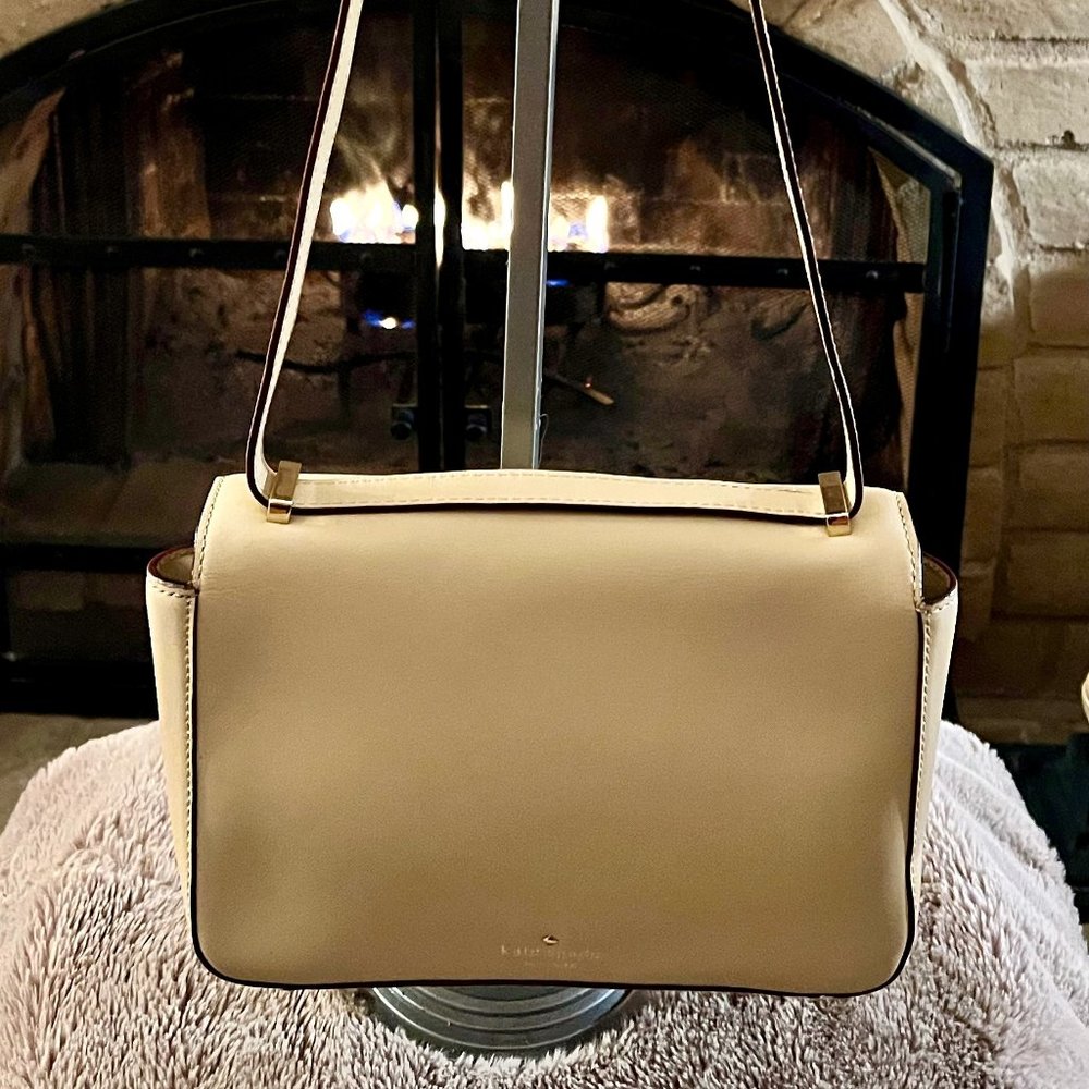 KATE SPADE Tan Purse with Bow Locket - Picture 5 of 7